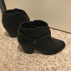 LC Lauren Conrad Black boots size 9